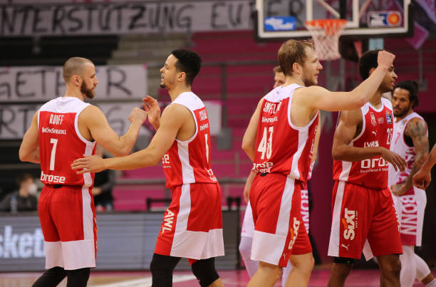 洋洋得意 洋洋得意